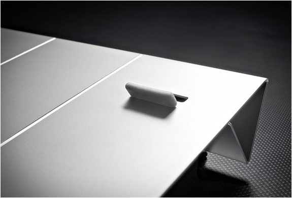 aviiq-portable-laptop-stand-5.jpg