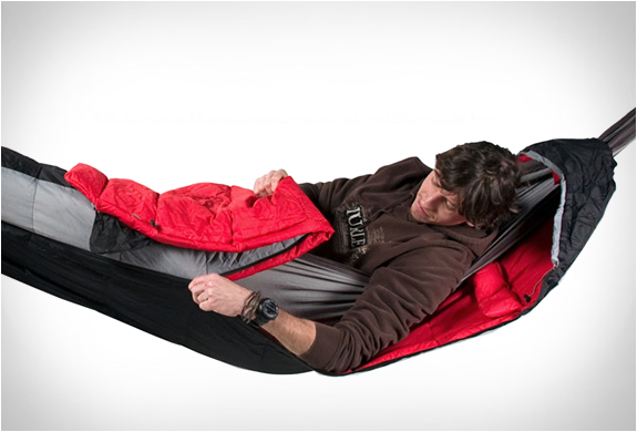 grand-trunk-hammock-sleeping-bag-2.jpg