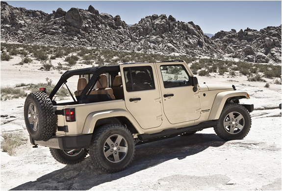 img_2011_jeep_wrangler_mojave_2.jpg