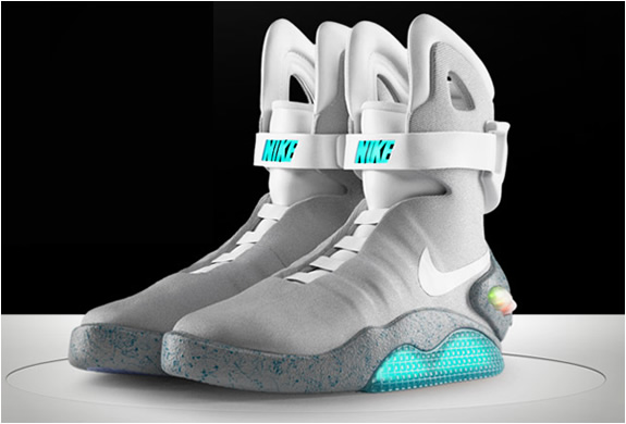 img_2011_nike_mag_2.jpg