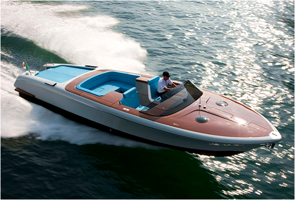 Aquariva Boat