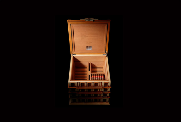 img_cigar_humidor_2.jpg
