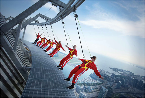 EDGE WALK | CN TOWER TORONTO | Image