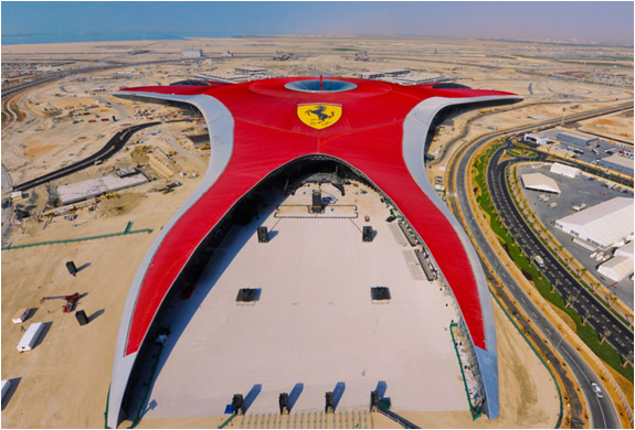 img_ferrari_world_3.jpg