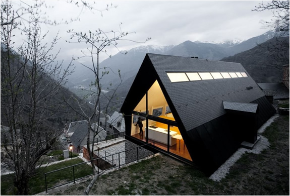 HOUSE IN THE PYRENEES | BY CADAVAL & SOLÀ-MORALES ARCHITECTS | Image