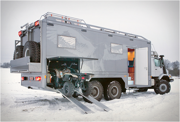 mercedes-benz-zetros-expedition-vehicle-4.jpg