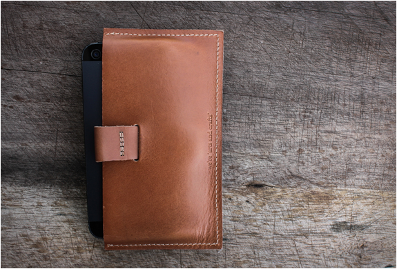 posh-projects-classic-iphone-wallet-3.jpg