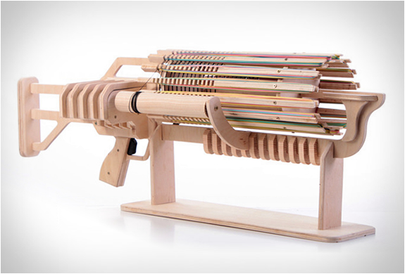 RUBBER BAND MACHINE GUN | Image