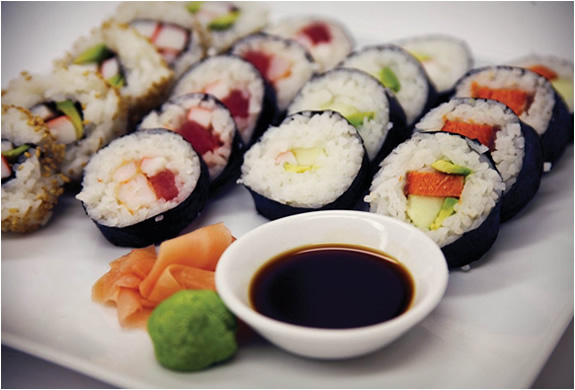 http://www.blessthisstuff.com/imagens/stuff/sushi-bazooka-5.jpg