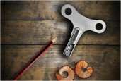 CLOCKWORK PENCIL SHARPENER