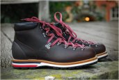thum_img_moncler_v_leather_mountain_boots.jpg