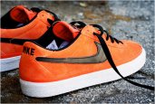 NIKE SB ZOOM BRUIN SNEAKERS