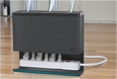 PLUG HUB