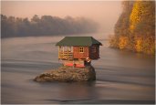 thum_river-house-serbia.jpg