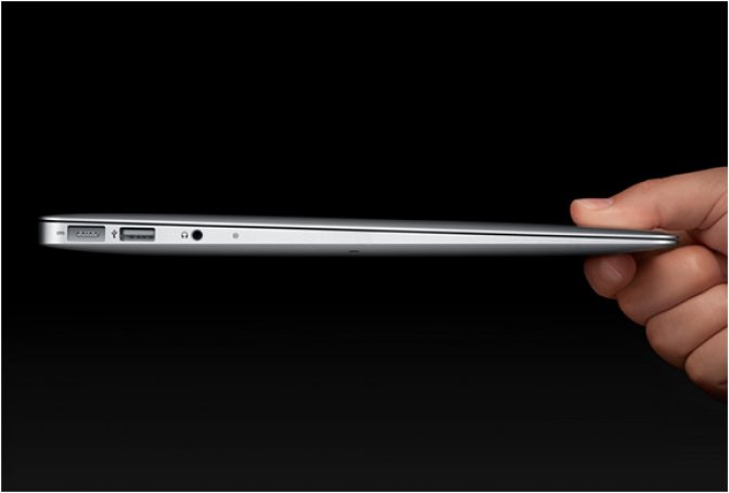 2010 MACBOOK AIR | BY APPLE - Image