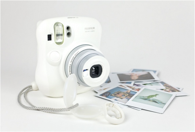 FUJI INSTAX MINI 25 INSTANT CAMERA - Image