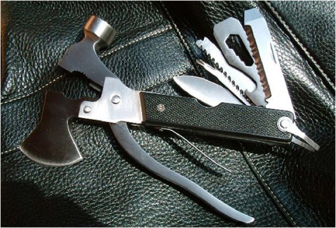 AMAZING MULTI-TOOL BLACK AXE - Image