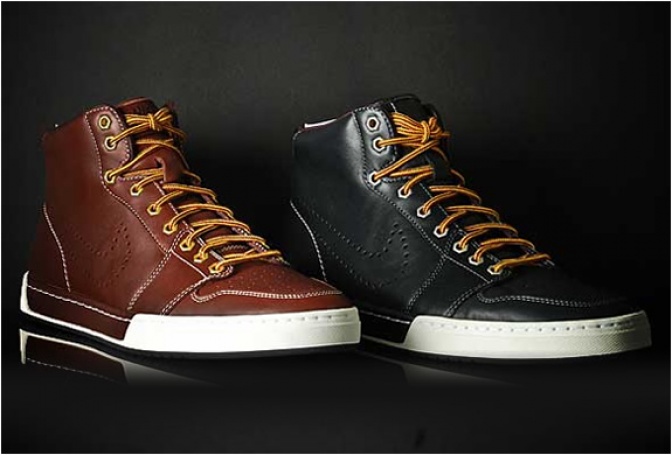 NIKE AIR ROYAL MID QS SNEAKERS - Image