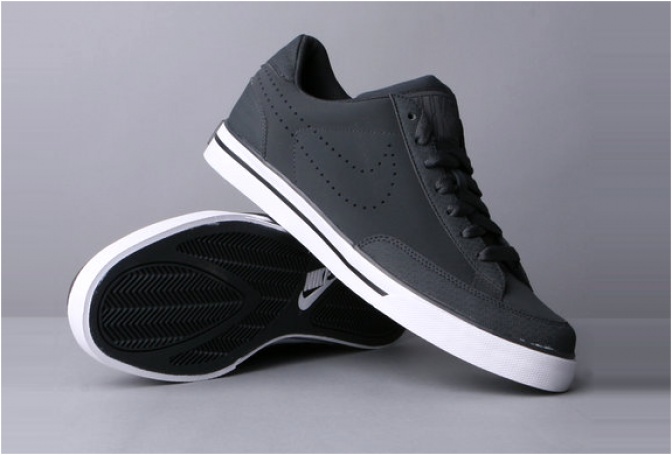 NIKE NAVARO LOW SNEAKERS - Image
