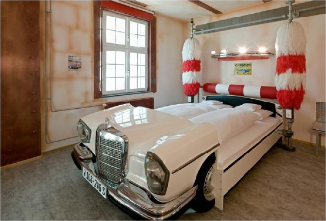 CRAZY V8 HOTEL | STUTTGART GERMANY - Image