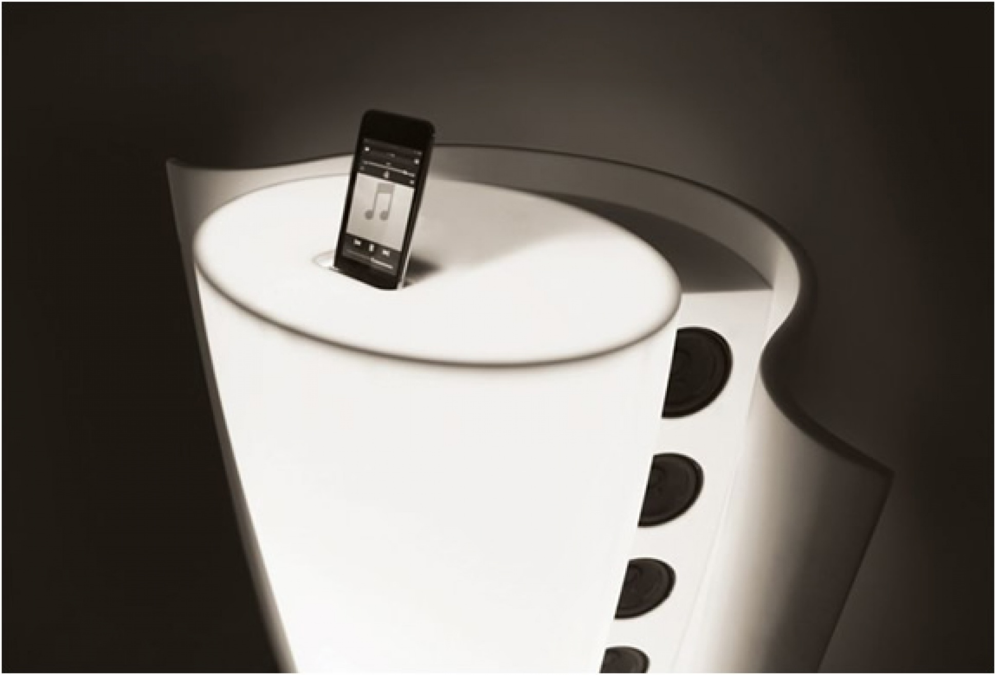 Horn Ipod Dock | Image
