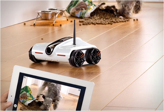IPHONE/IPAD CONTROLLED SPY TANK WITH NIGHT VISION - Image
