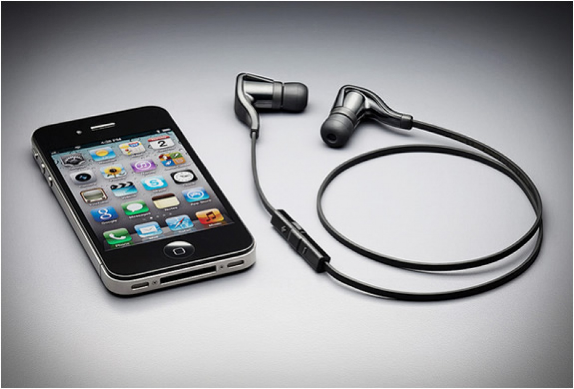 Plantronics Backbeat Go | Wireless Headphones | Image