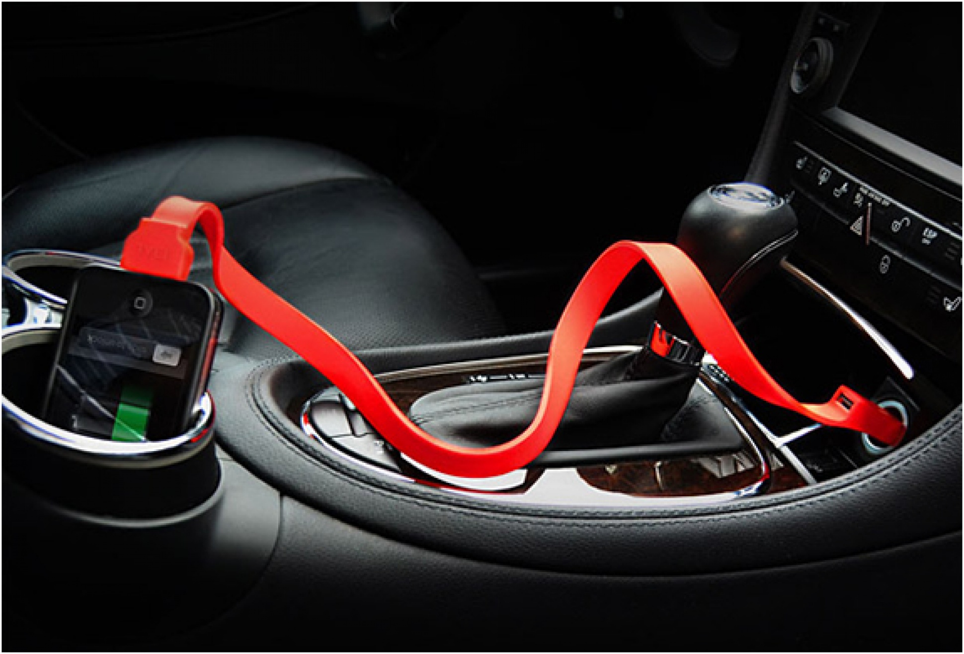 Band Car Charger | Charge 2 Devices Simultaneously | Image