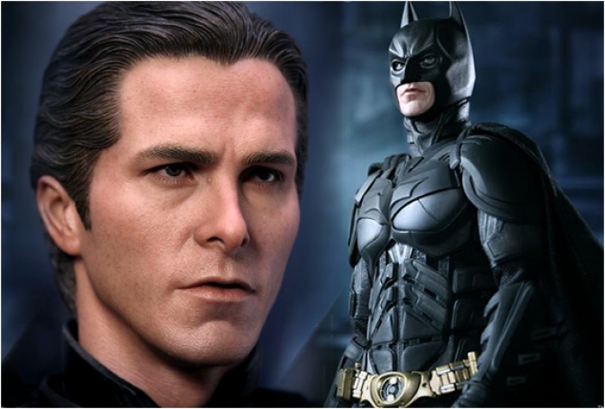 BATMAN HYPER REALISTIC COLLECTIBLE FIGURE - Image