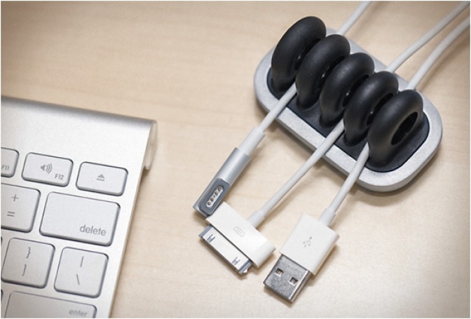 METAL CORDIES | KEEPS CABLES ON THE TABLE - Image
