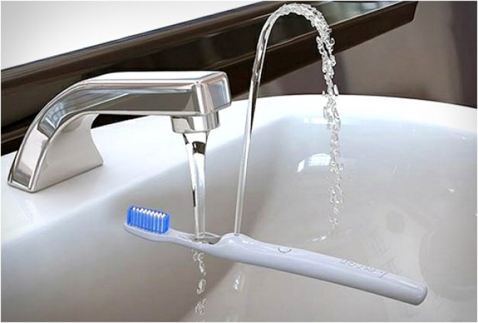 RINSER TOOTHBRUSH - Image