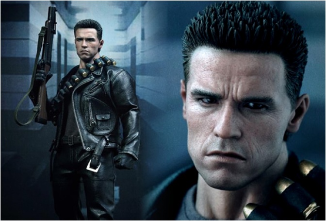 TERMINATOR HYPER REALISTIC COLLECTIBLE FIGURE - Image
