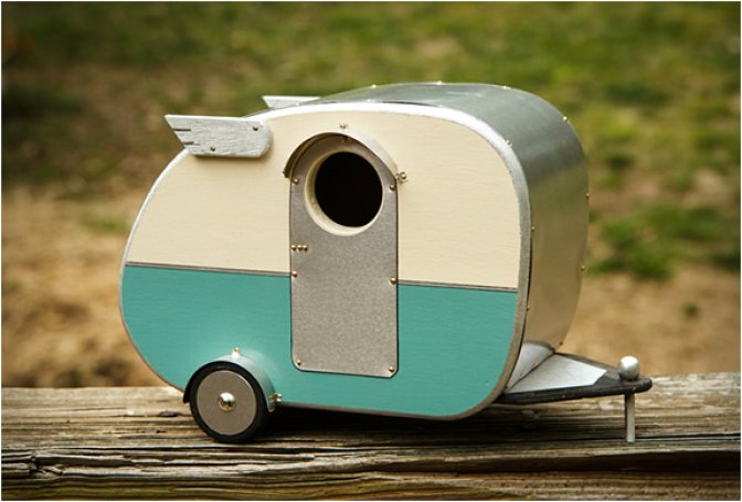 VINTAGE CAMPER BIRDHOUSE - Image