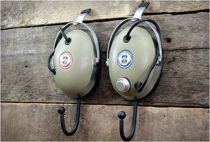 VINTAGE HEADPHONE HANGERS - Image