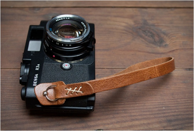 CAMERA WRISTSTRAP | BY WOOD & FAULK - Image