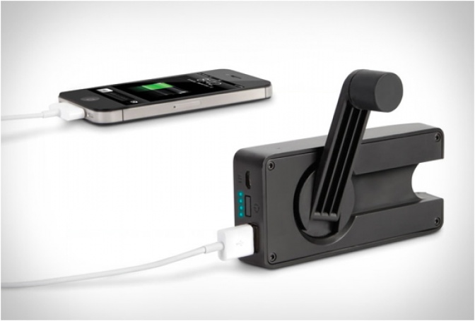BOOST TURBINE | EMERGENCY PHONE CHARGER - Image