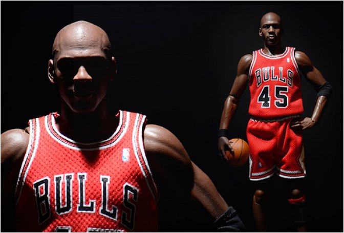 MICHAEL JORDAN HYPER REALISTIC COLLECTIBLE FIGURE - Image