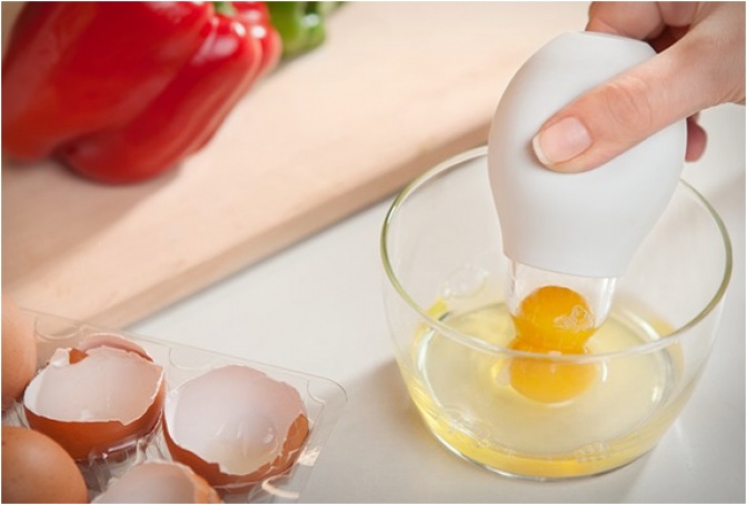 PLUCK | EGG YOLK EXTRACTOR - Image