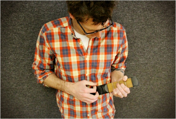 POCKETSTRINGS | PORTABLE GUITAR PRACTICE TOOL - Image