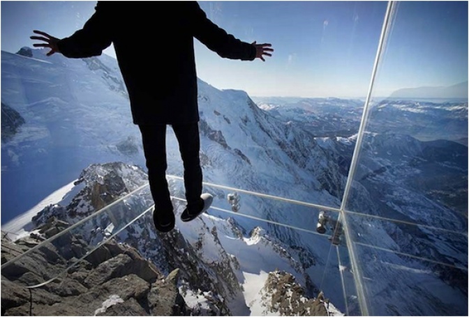STEP INTO THE VOID | FRENCH ALPS - Image