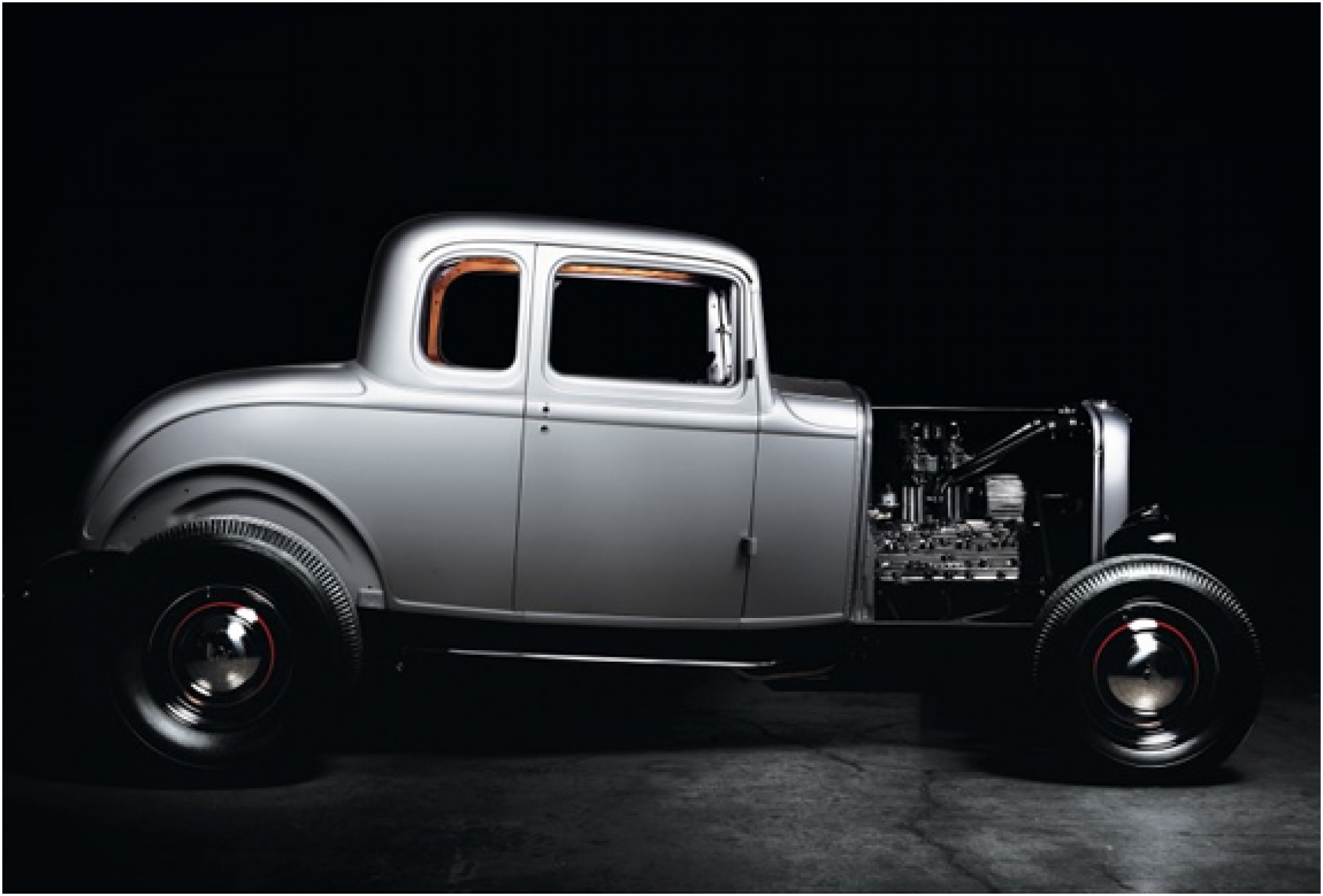 1932 Ford 5-window Coupe Body | Image