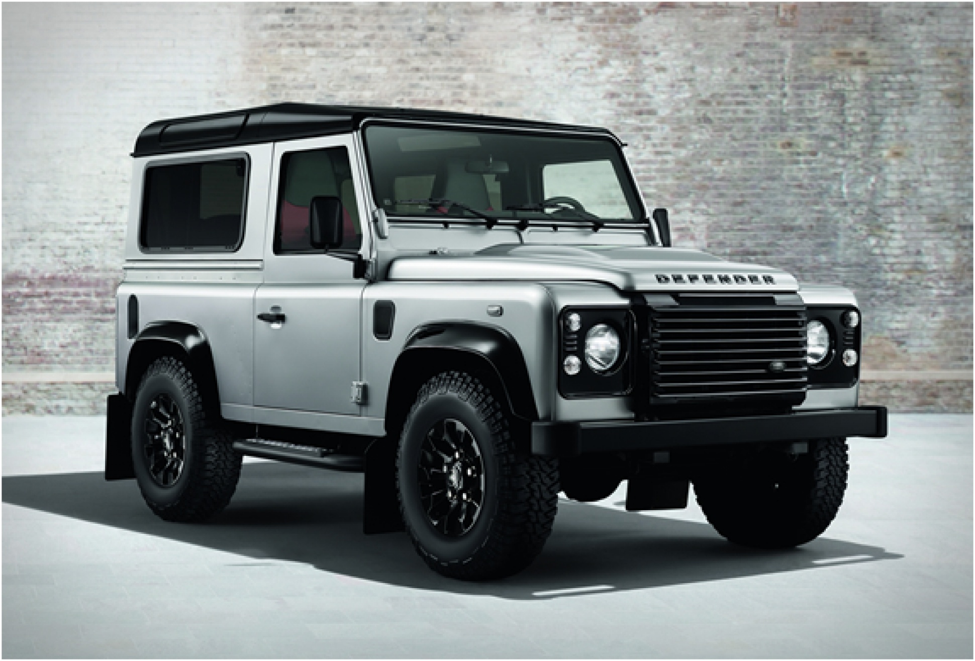 Land Rover Defender | Black And Silver Pack | Image