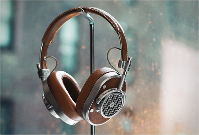 MASTER & DYNAMIC HEADPHONES - Image