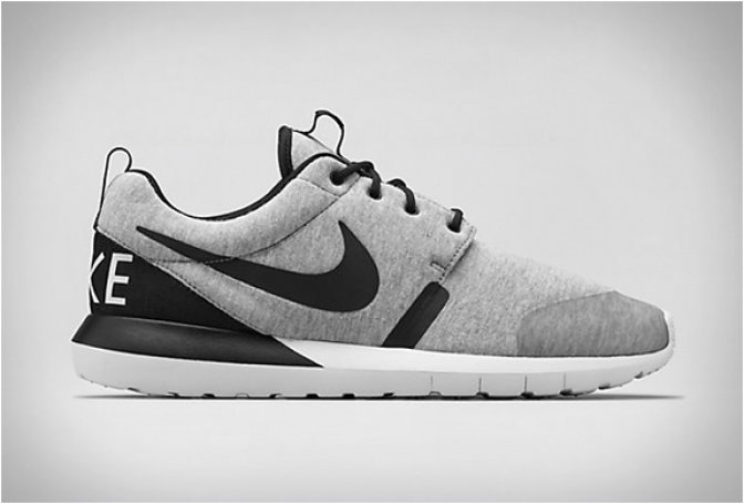 NIKE ROSHE RUN TECH FLEECE - Image