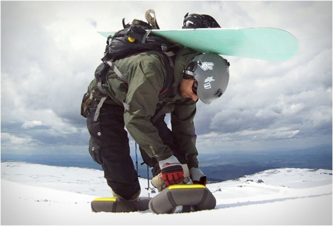 SMALL FOOT | INFLATABLE SNOWSHOES - Image