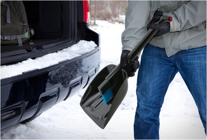 ZEUS | SNOW SHOVEL AND BRUSH - Image