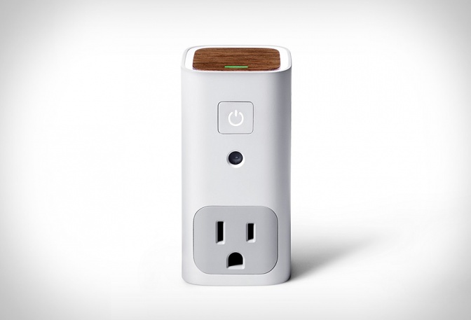 AWAIR GLOW SMART OUTLET - Image