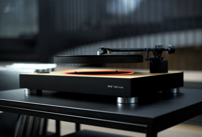 LEVITATING TURNTABLE - Image
