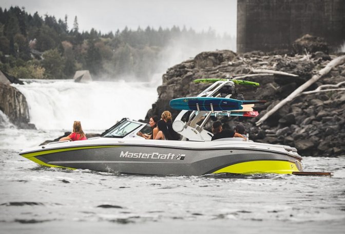 Mastercraft XT20 Powerboat - Image