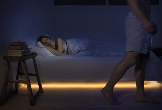 MOTION ACTIVATED BED LIGHT - Image
